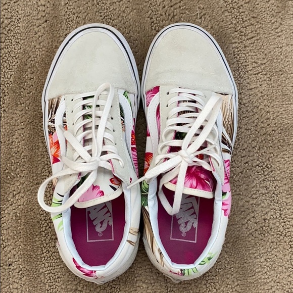 Vans - Picture 5 of 7